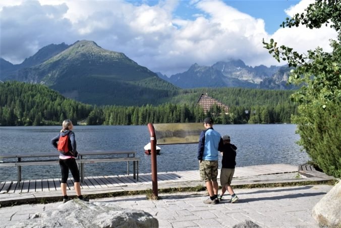 Nové pravidlá cestovania na Slovensko môžu zvýšiť bezpečnosť, viacerí dovolenkujúci však rušili pobyt v Tatrách